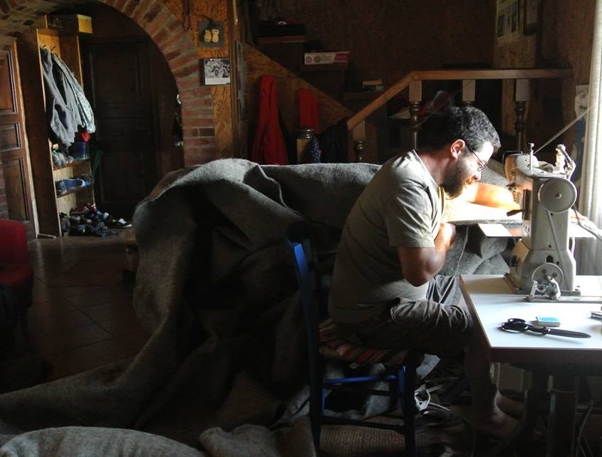 Costruzione della yurta all'a agricamping Ixtlan